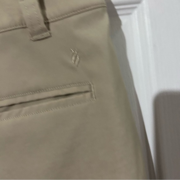 Lopez Womens Golf Shorts Size 12 Beige Khaki 10” inseam Flat Front - Picture 5 of 11